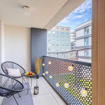 Design Apartment - Balcony, Free Parking, Yoga, 10 Mins To Center, By Gravity Prag Exterior foto