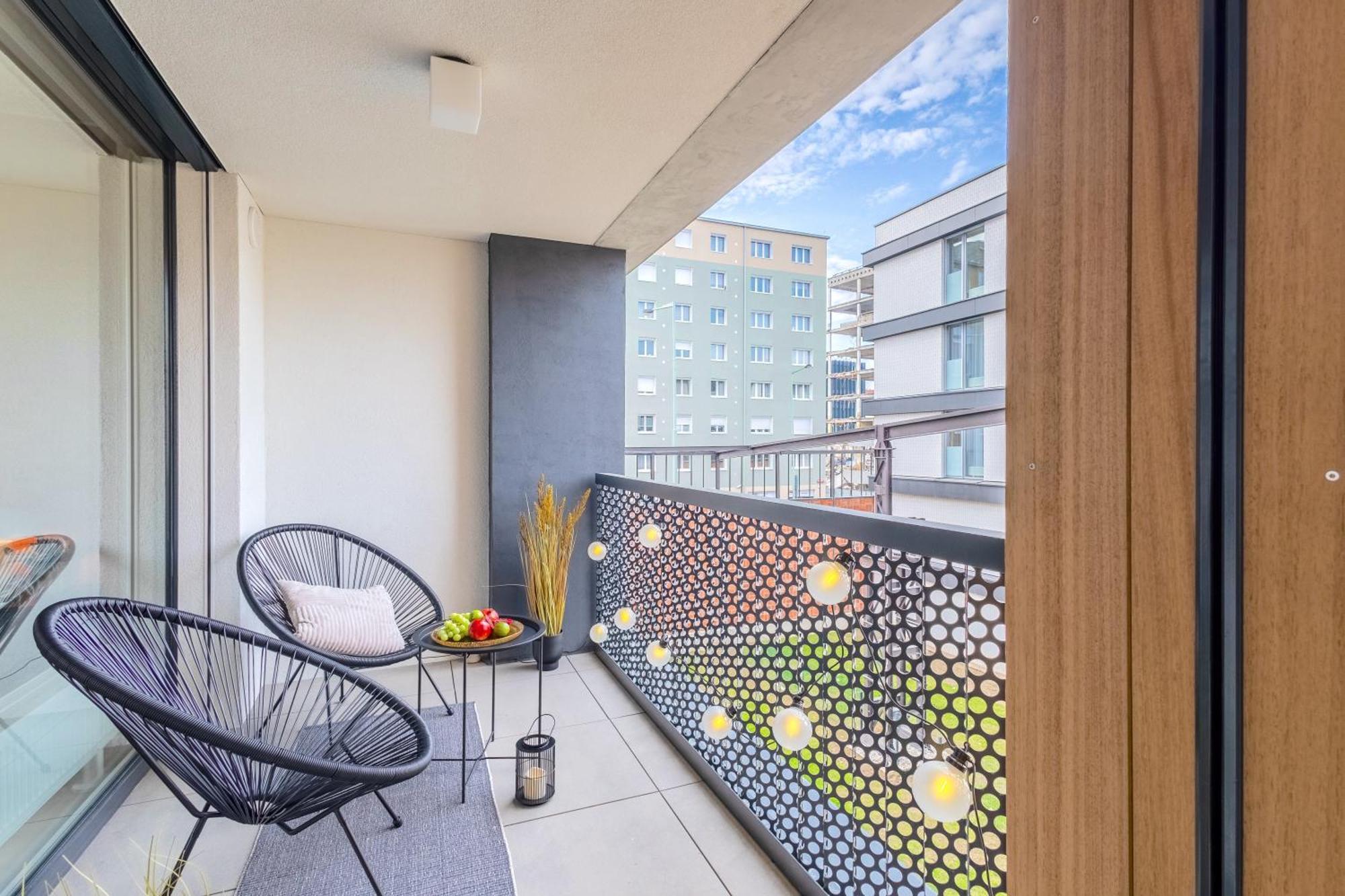 Design Apartment - Balcony, Free Parking, Yoga, 10 Mins To Center, By Gravity Prag Exterior foto
