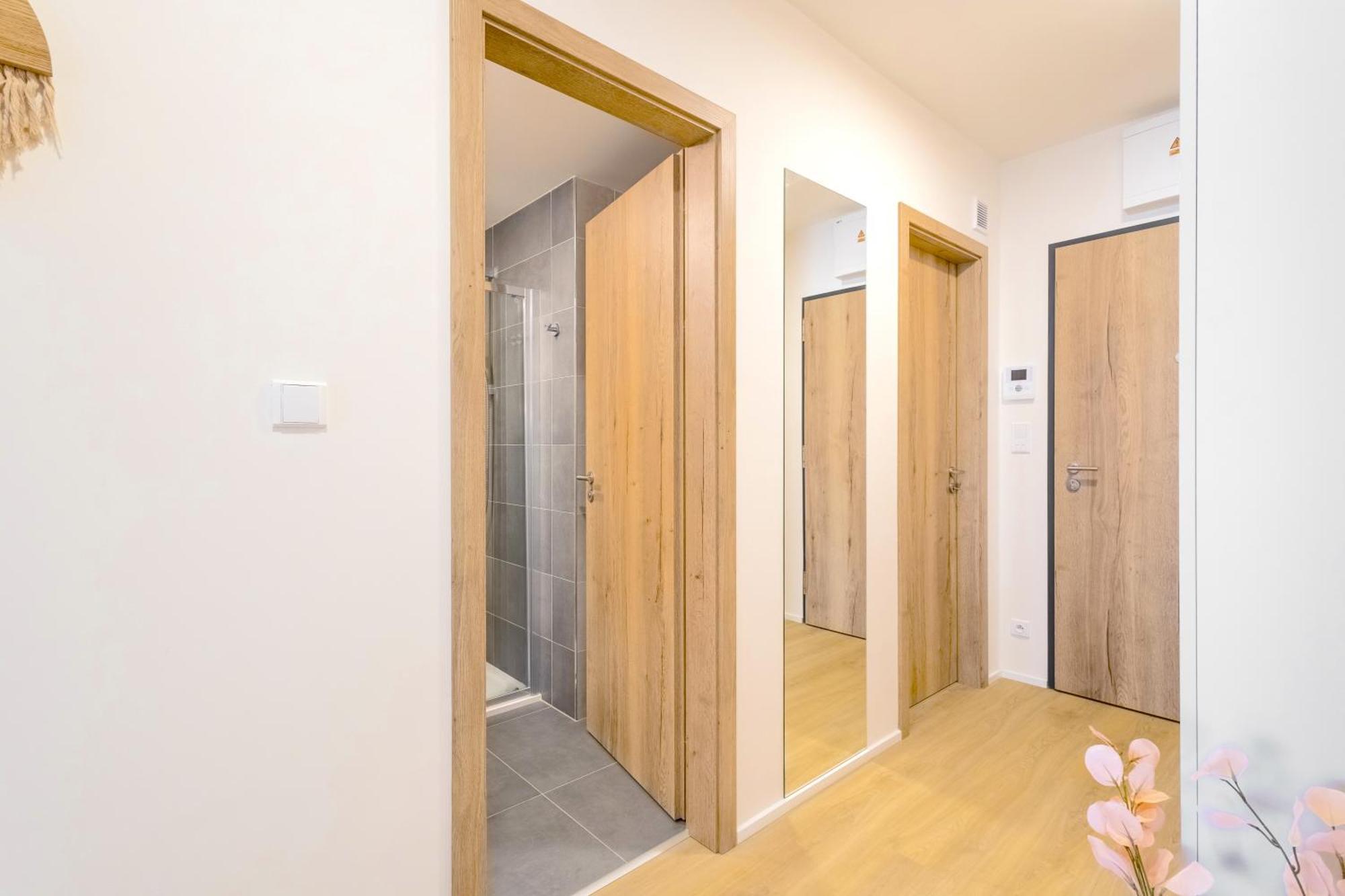 Design Apartment - Balcony, Free Parking, Yoga, 10 Mins To Center, By Gravity Prag Exterior foto